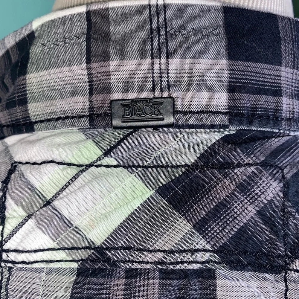 Buckle Black shirt. Mens large. Excellent condition.